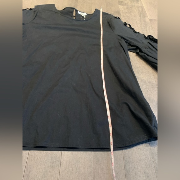 Pleione Tiered Bell Sleeve Lace-Up Top – NWT - Picture 4 of 11